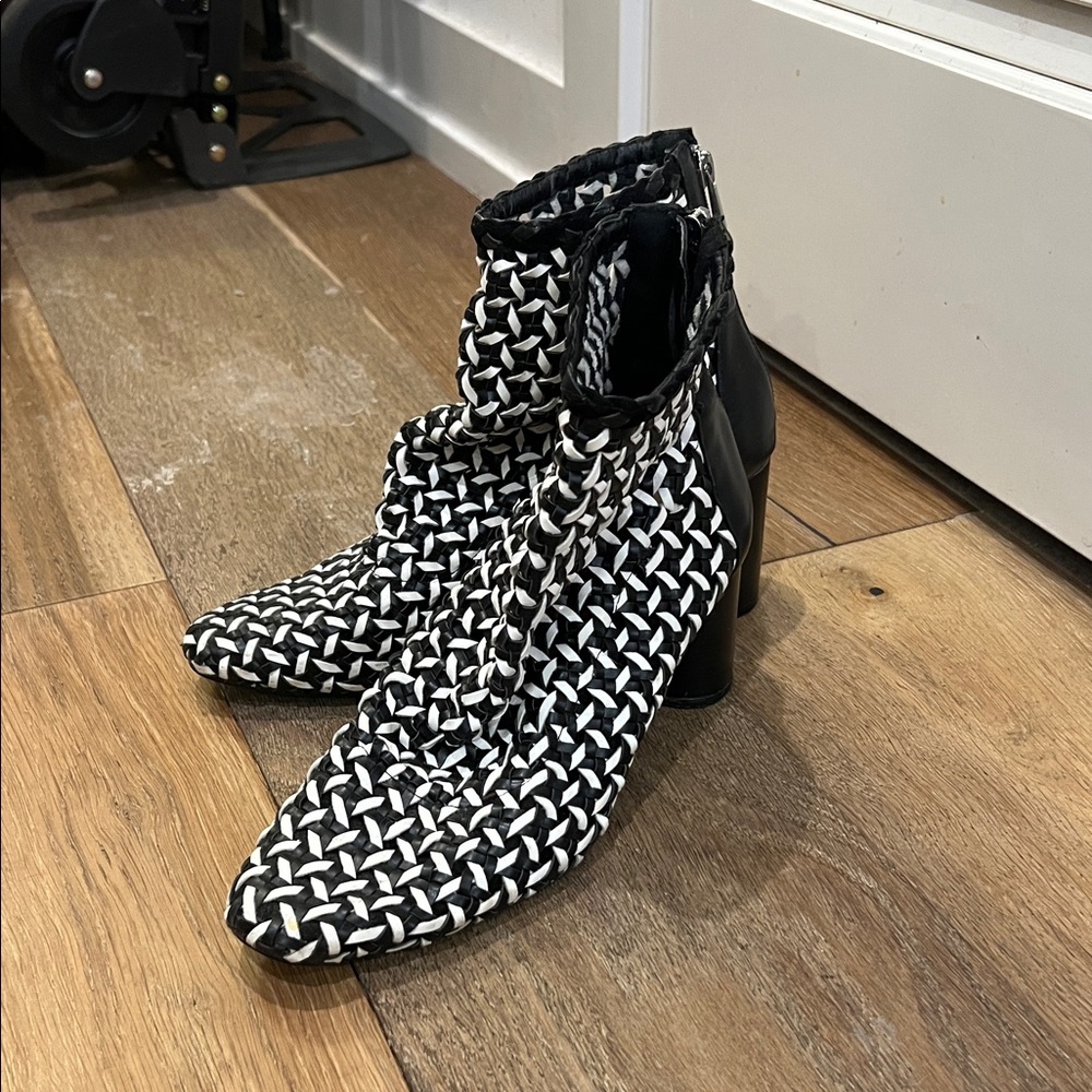 ZARA Stylish Black and White Women's Ankle Boots